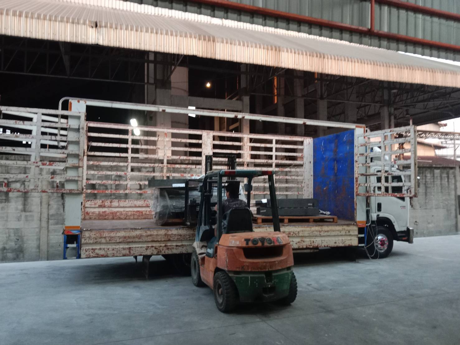 โชคบุญส่งรถรับจ้าง